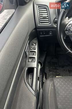 Внедорожник / Кроссовер Mitsubishi ASX 2011 в 