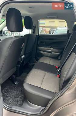Внедорожник / Кроссовер Mitsubishi ASX 2014 в 