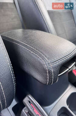 Внедорожник / Кроссовер Mitsubishi ASX 2012 в 