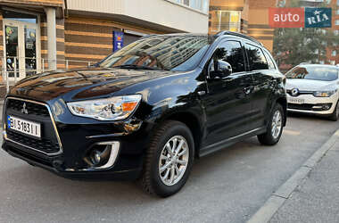 Внедорожник / Кроссовер Mitsubishi ASX 2015 в 