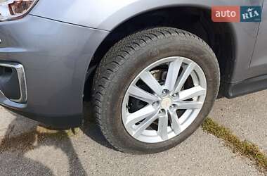 Внедорожник / Кроссовер Mitsubishi ASX 2013 в 