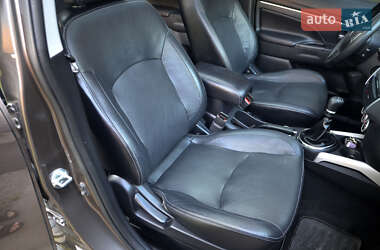 Внедорожник / Кроссовер Mitsubishi ASX 2010 в 