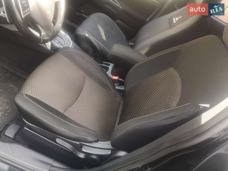 Позашляховик / Кросовер Mitsubishi ASX 2014 в Києві