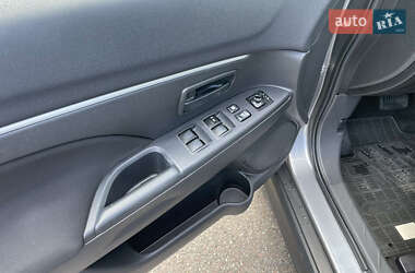 Внедорожник / Кроссовер Mitsubishi ASX 2012 в 