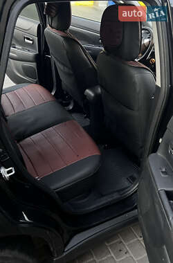 Внедорожник / Кроссовер Mitsubishi ASX 2011 в 