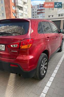 Внедорожник / Кроссовер Mitsubishi ASX 2012 в 