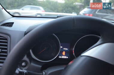 Внедорожник / Кроссовер Mitsubishi ASX 2012 в 