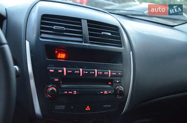 Внедорожник / Кроссовер Mitsubishi ASX 2012 в 