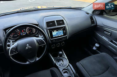 Внедорожник / Кроссовер Mitsubishi ASX 2013 в 