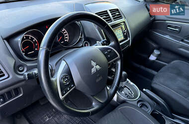 Внедорожник / Кроссовер Mitsubishi ASX 2013 в 