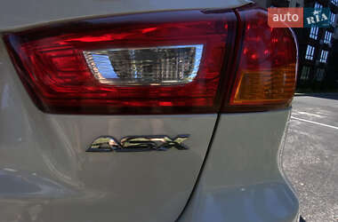 Внедорожник / Кроссовер Mitsubishi ASX 2010 в 
