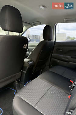 Внедорожник / Кроссовер Mitsubishi ASX 2012 в 