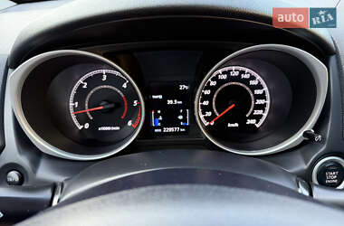 Внедорожник / Кроссовер Mitsubishi ASX 2011 в 