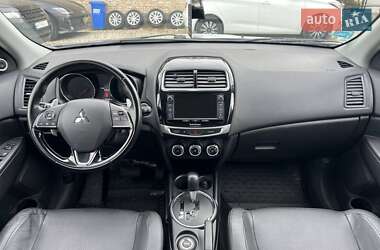 Внедорожник / Кроссовер Mitsubishi ASX 2015 в 