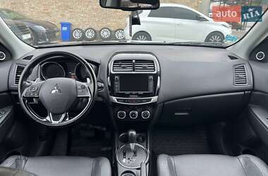 Внедорожник / Кроссовер Mitsubishi ASX 2015 в 