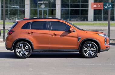 Внедорожник / Кроссовер Mitsubishi ASX 2021 в 