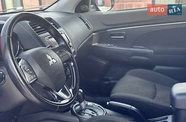 Внедорожник / Кроссовер Mitsubishi ASX 2016 в 