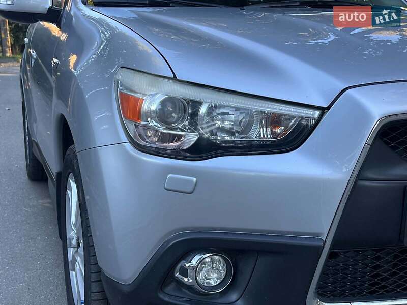 Позашляховик / Кросовер Mitsubishi ASX 2010 в Києві