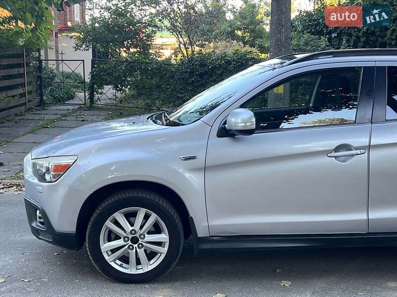 Позашляховик / Кросовер Mitsubishi ASX 2010 в Києві