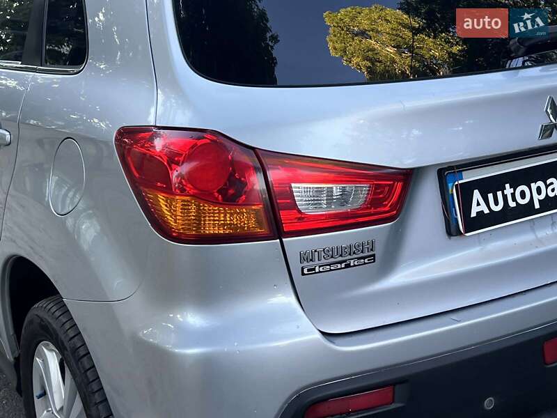 Позашляховик / Кросовер Mitsubishi ASX 2010 в Києві