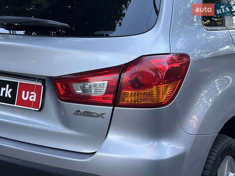 Позашляховик / Кросовер Mitsubishi ASX 2010 в Києві