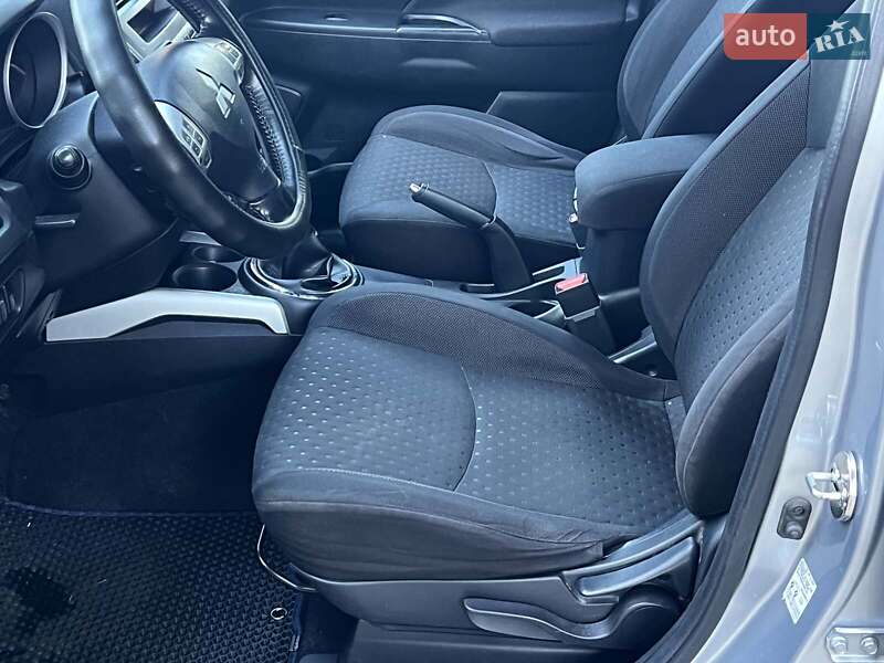 Позашляховик / Кросовер Mitsubishi ASX 2010 в Києві