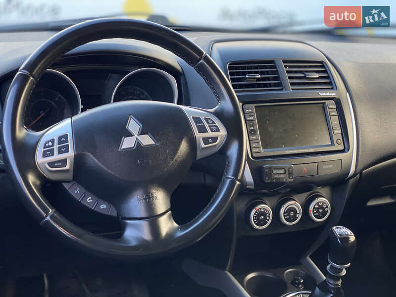 Внедорожник / Кроссовер Mitsubishi ASX 2010 в Луцке