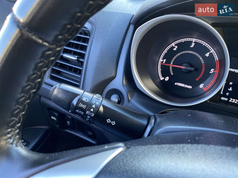 Внедорожник / Кроссовер Mitsubishi ASX 2010 в Луцке