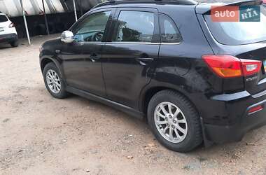 Внедорожник / Кроссовер Mitsubishi ASX 2011 в 