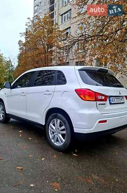 Внедорожник / Кроссовер Mitsubishi ASX 2012 в 
