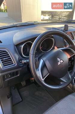 Внедорожник / Кроссовер Mitsubishi ASX 2015 в 