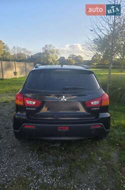 Внедорожник / Кроссовер Mitsubishi ASX 2010 в 