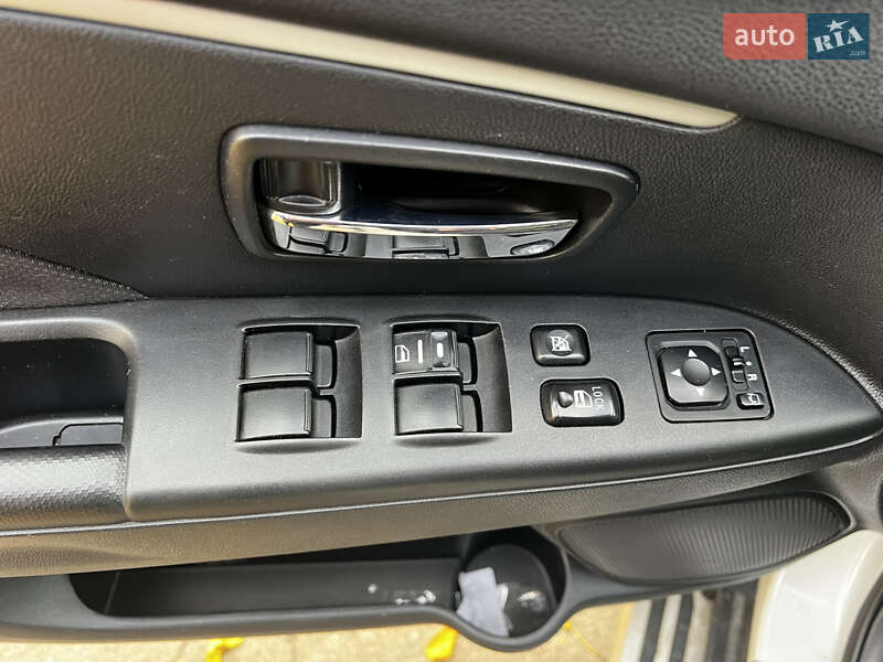 Позашляховик / Кросовер Mitsubishi ASX 2010 в Києві фото 9 Позашляховик / Кросовер Mitsubishi ASX 2010 в Києві