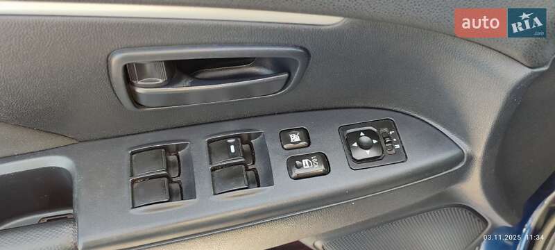 Внедорожник / Кроссовер Mitsubishi ASX 2012 в Каменец-Подольском