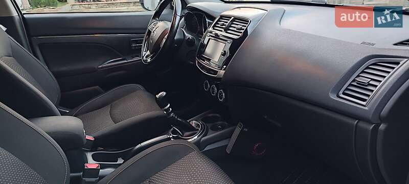 Внедорожник / Кроссовер Mitsubishi ASX 2015 в Луцке