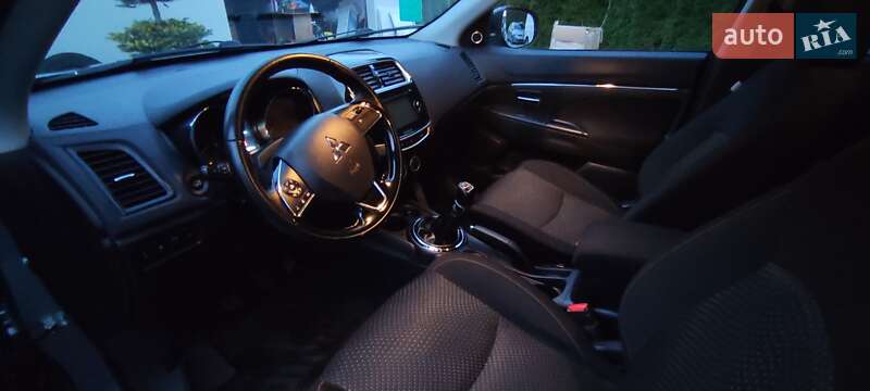 Внедорожник / Кроссовер Mitsubishi ASX 2015 в Луцке