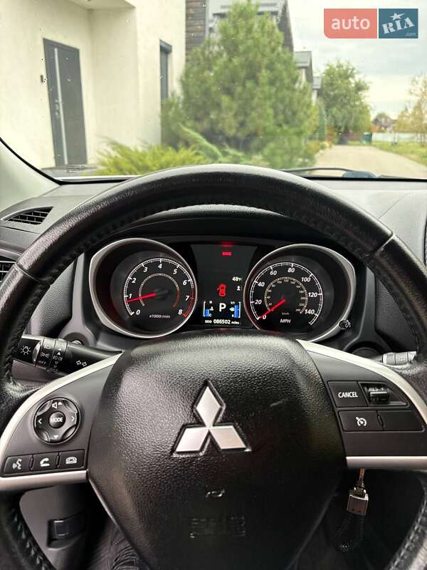 Позашляховик / Кросовер Mitsubishi ASX 2015 в Сумах