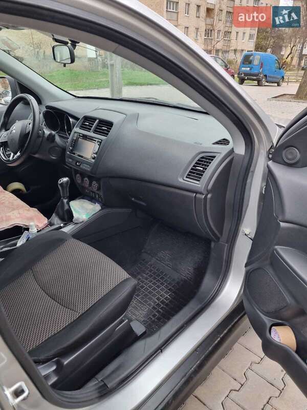 Позашляховик / Кросовер Mitsubishi ASX 2018 в Чернівцях