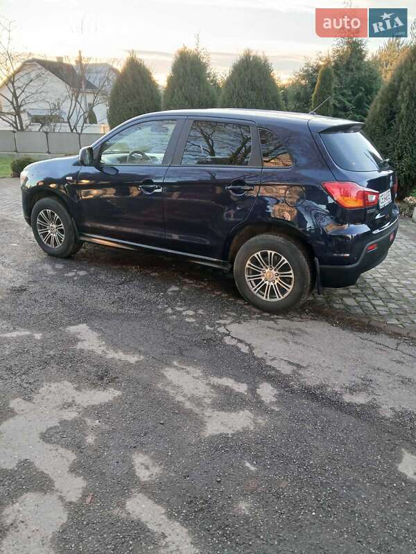 Позашляховик / Кросовер Mitsubishi ASX 2012 в Чернівцях