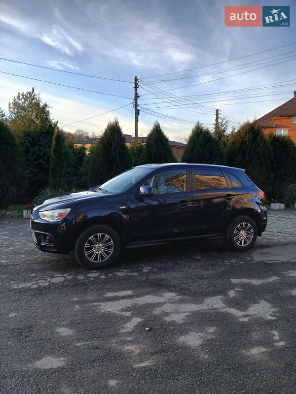 Позашляховик / Кросовер Mitsubishi ASX 2012 в Чернівцях