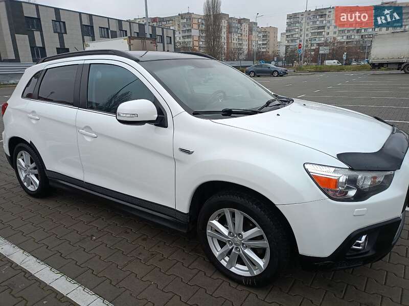 Позашляховик / Кросовер Mitsubishi ASX 2011 в Києві
