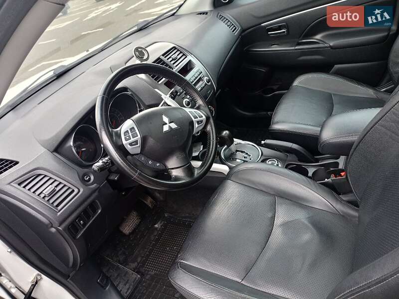 Позашляховик / Кросовер Mitsubishi ASX 2011 в Києві