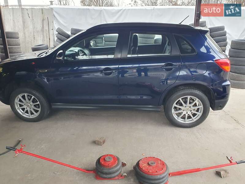 Позашляховик / Кросовер Mitsubishi ASX 2012 в Києві