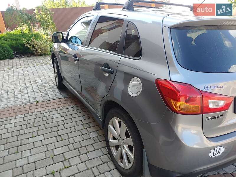 Позашляховик / Кросовер Mitsubishi ASX 2015 в Києві
