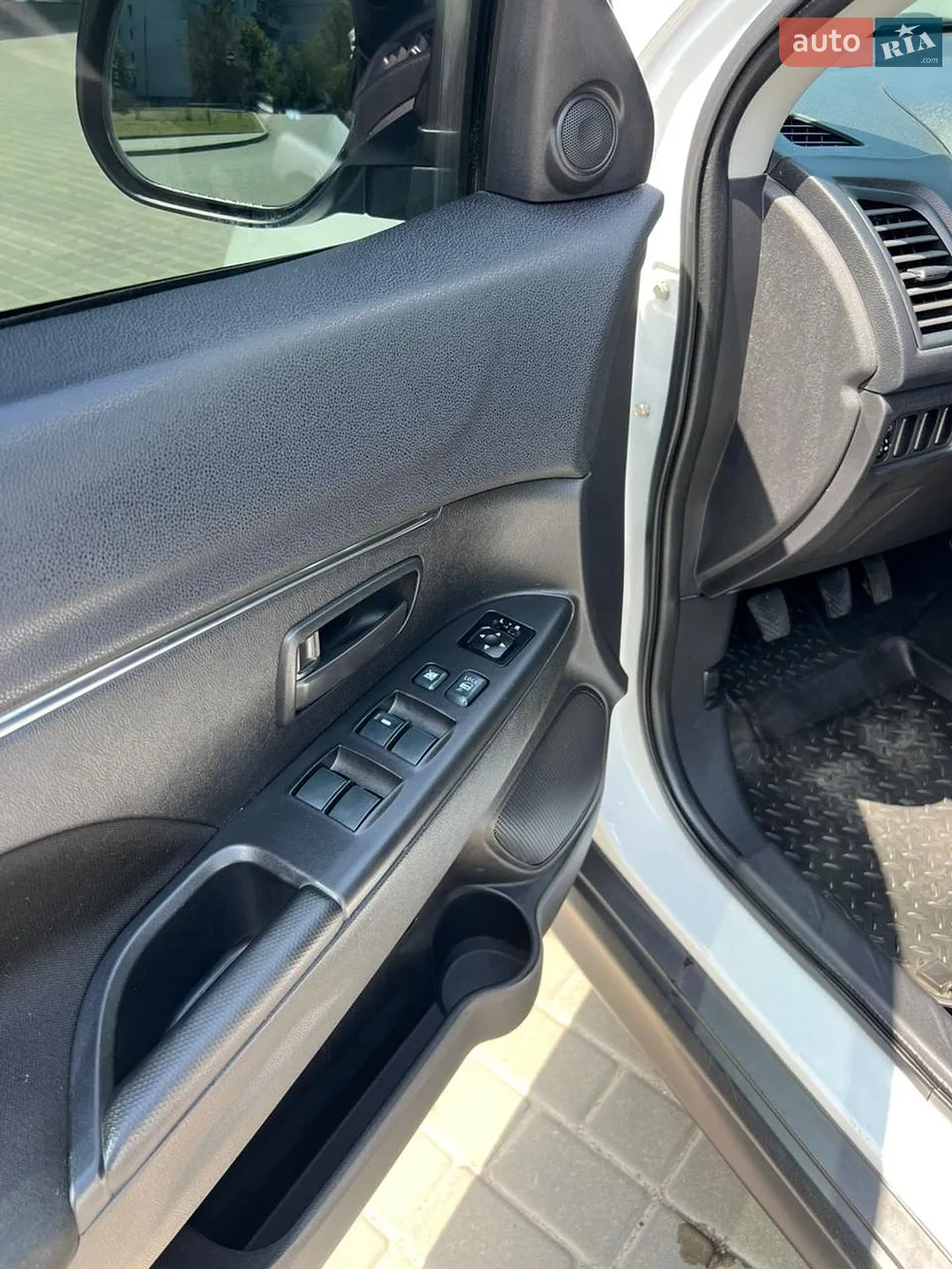 2013 Mitsubishi ASX - мініатюра 13