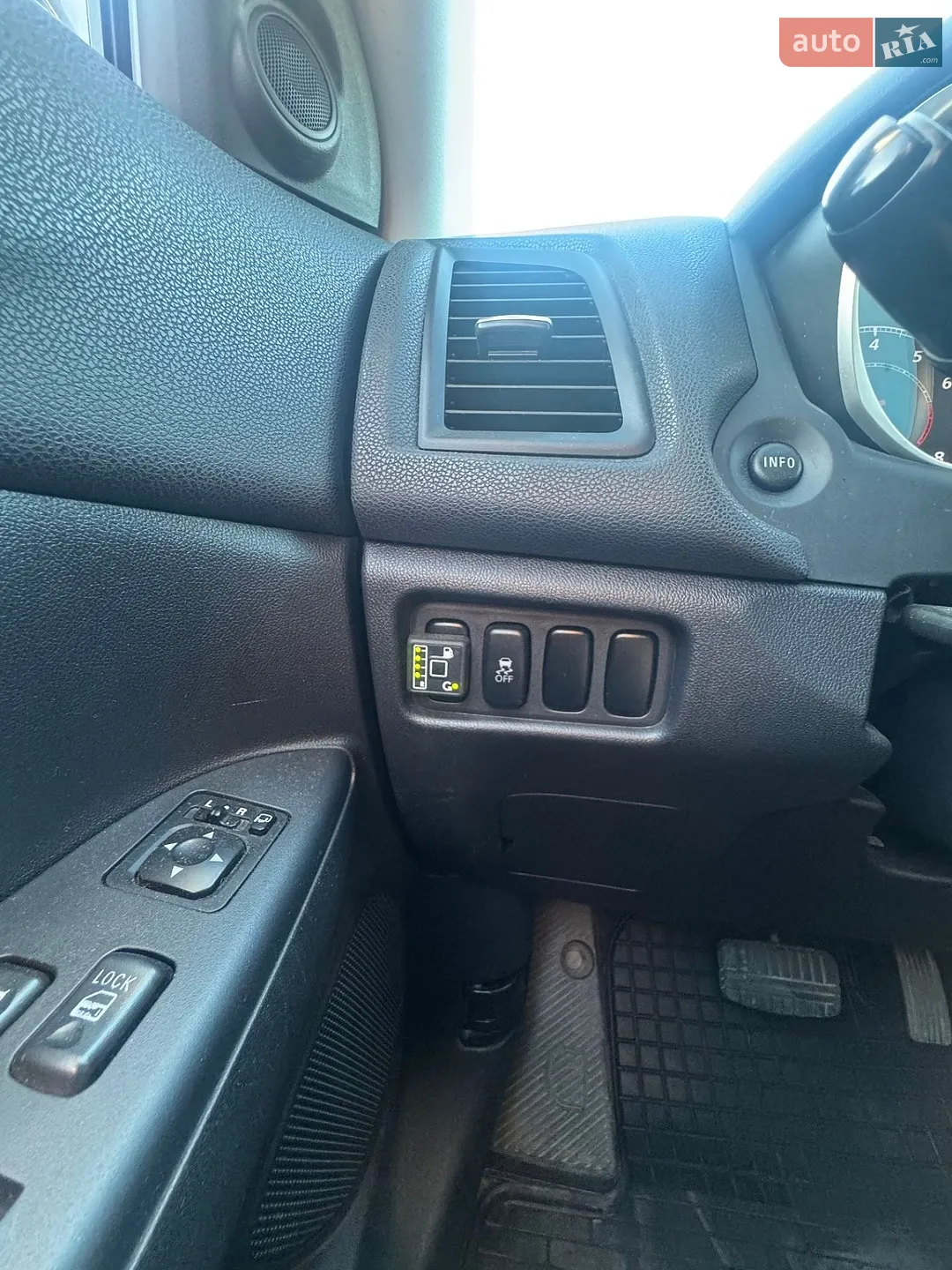 Mitsubishi ASX 2011 VIN JMBXTGA2WBZ002563 фото оголошення 39 з 40