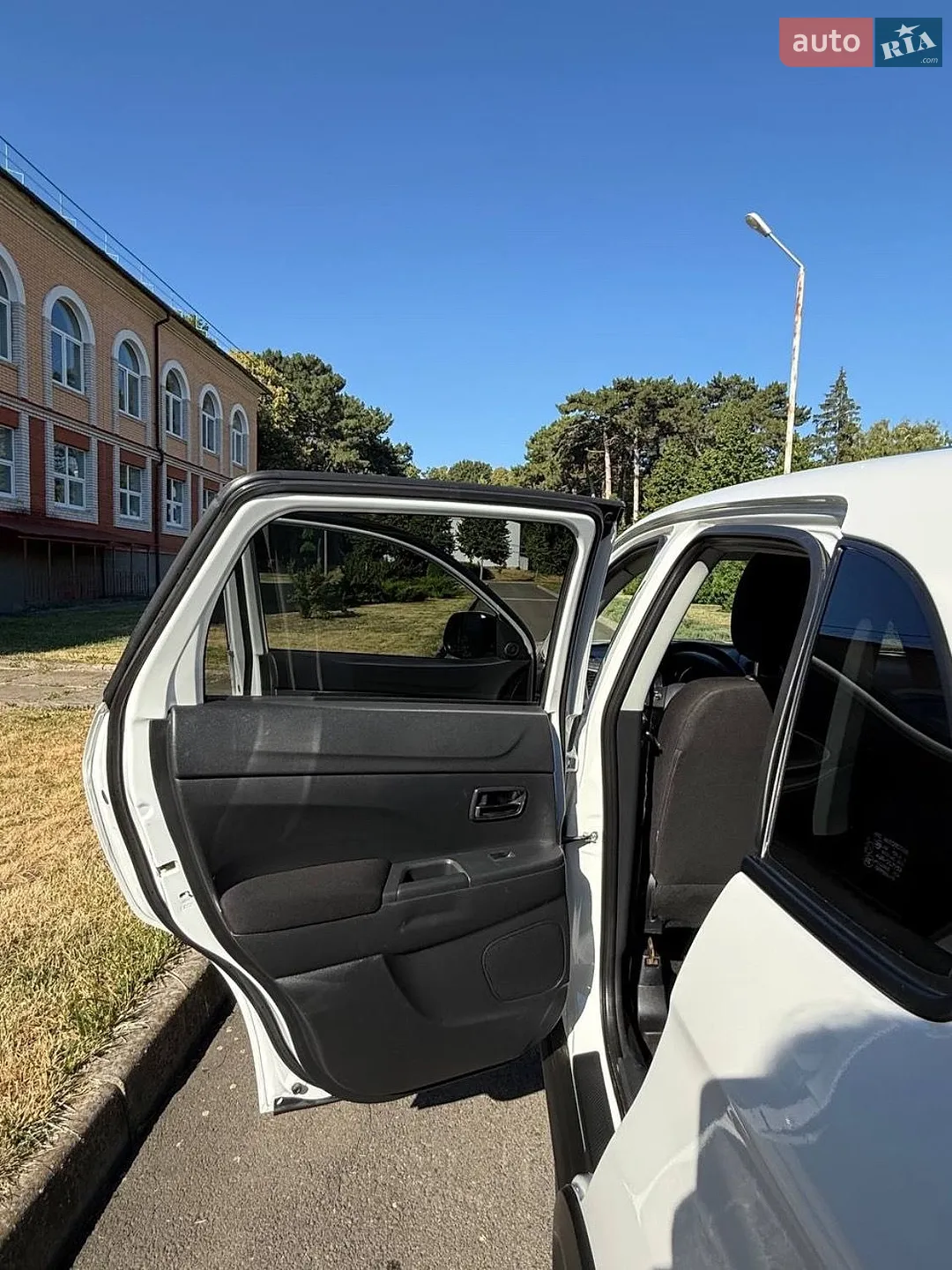 2019 Mitsubishi ASX - мініатюра 41