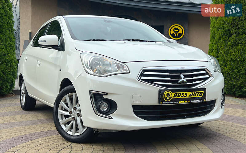 Седан Mitsubishi Attrage 2014 в 