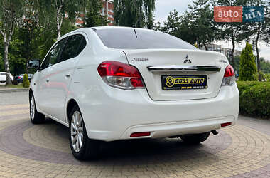 Седан Mitsubishi Attrage 2014 в 
