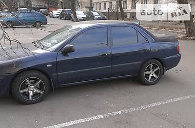 Седан Mitsubishi Carisma 2001 в Києві